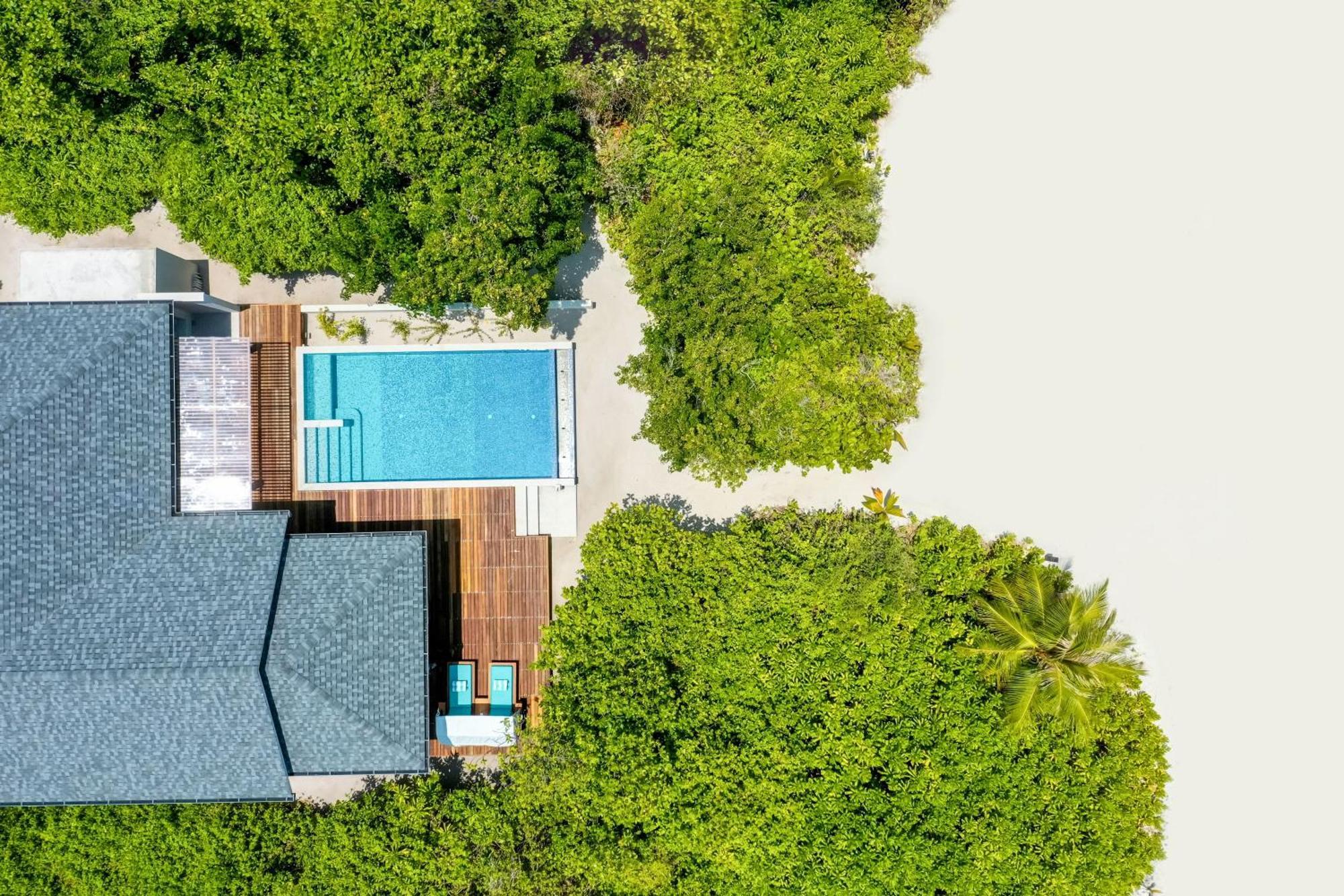 Hideaway Beach Resort & Spa Dhidhdhoo  Exterior photo