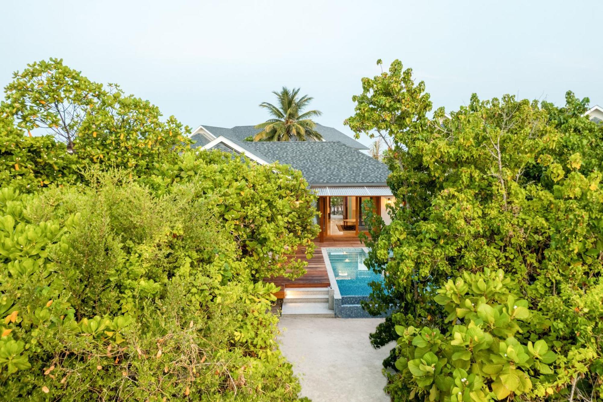 Hideaway Beach Resort & Spa Dhidhdhoo  Exterior photo