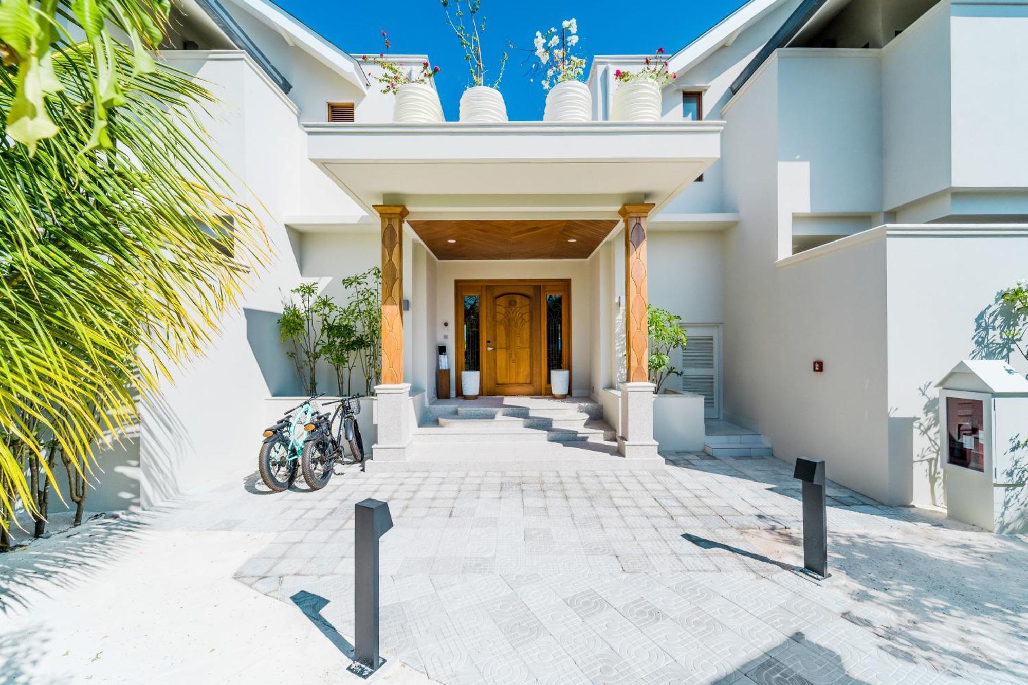 Hideaway Beach Resort & Spa Dhidhdhoo  Exterior photo