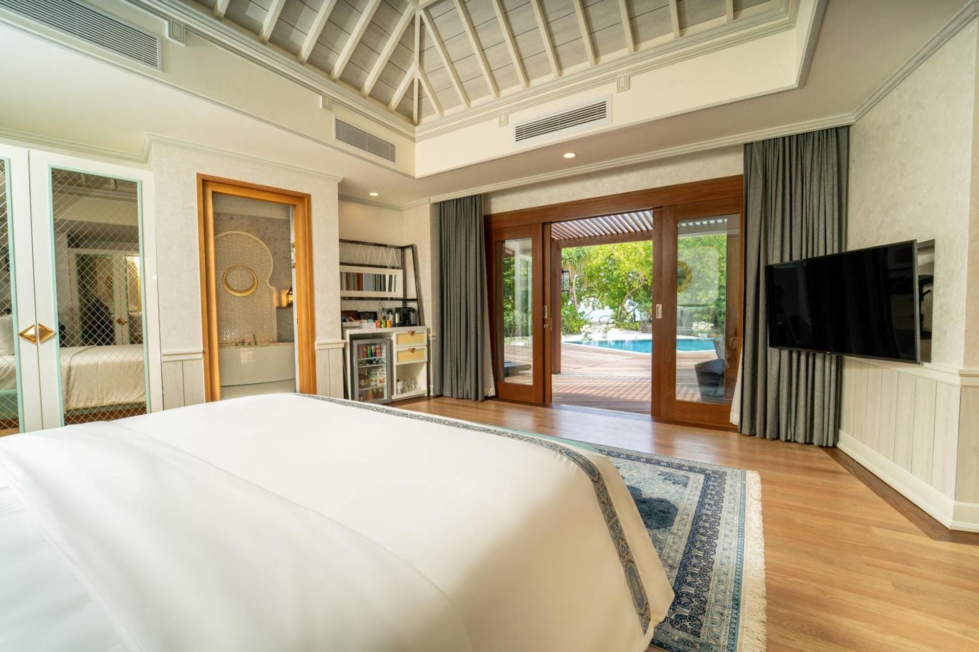Hideaway Beach Resort & Spa Dhidhdhoo  Exterior photo